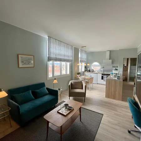 Vue Sur Rade Appartement Elegant Vaste Climatise Etage Eleve Ascenseur Proche Parking Et Toutes Commodites Au Coeur Du Toulon Historique Exterior foto
