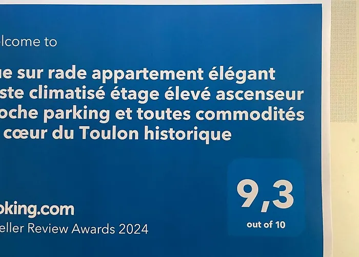 Vue Sur Rade Appartement Elegant Vaste Climatise Etage Eleve Ascenseur Proche Parking Et Toutes Commodites Au Coeur Du Toulon Historique
