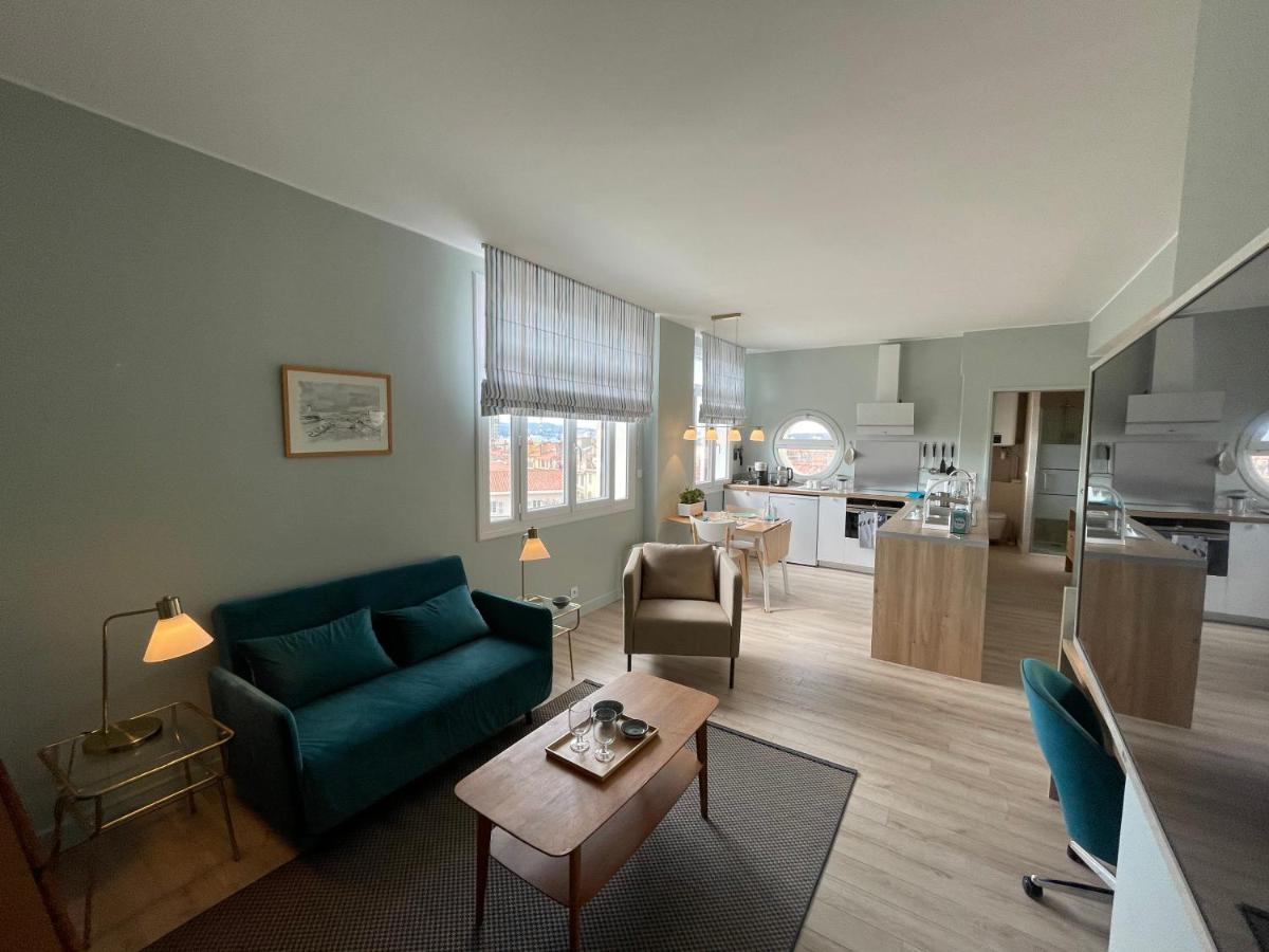 Vue Sur Rade: élégant Climatisé Au Cœur De Historique Apartment *