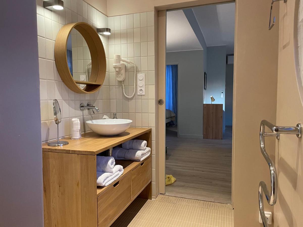 Vue Sur Rade Elegant Vaste Climatise Etage Eleve Ascenseur Proche Parking Et Toutes Commodites Au Coeur Du Historique * Toulon