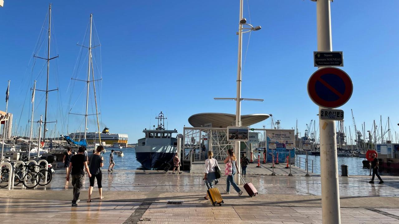 Appartamento Vue Sur Rade élégant Vaste Climatisé étage élevé Ascenseur Proche Parking Et Toutes Commodités Au Cœur Du Historique Tolone