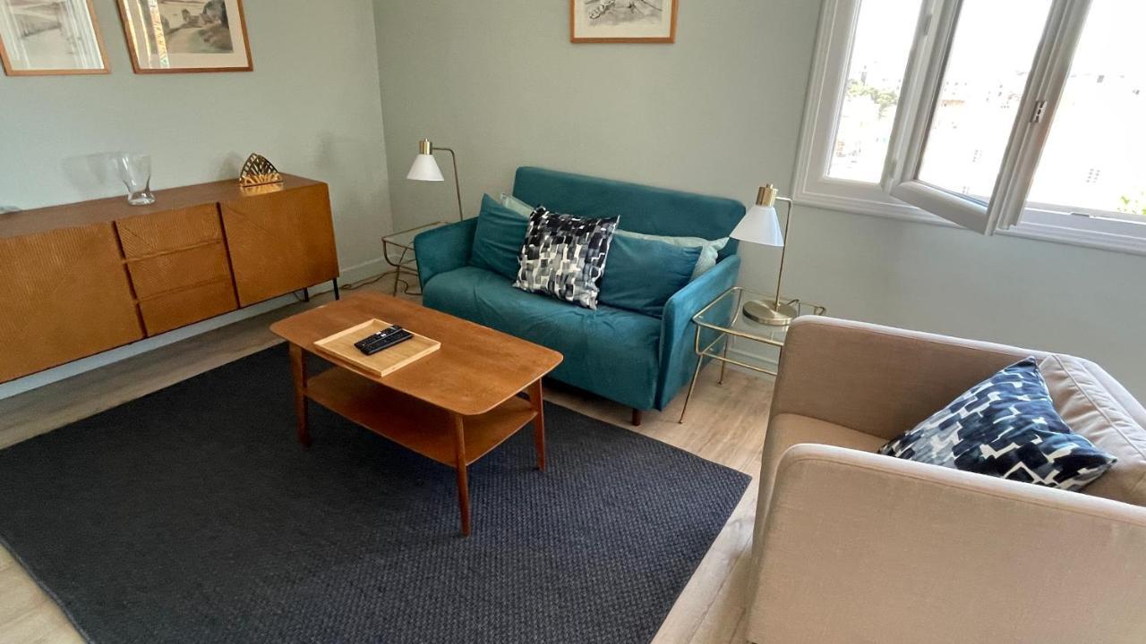 Appartement Vue Sur Rade Elegant Vaste Climatise Etage Eleve Ascenseur Proche Parking Et Toutes Commodites Au Coeur Du Historique Toulon