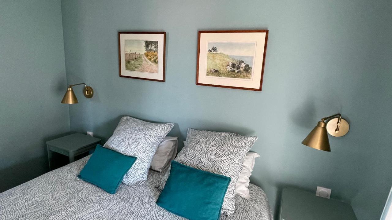 Vue Sur Rade Elegant Vaste Climatise Etage Eleve Ascenseur Proche Parking Et Toutes Commodites Au Coeur Du Historique Appartement